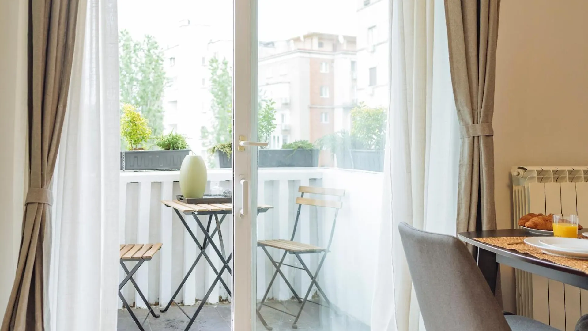 Light-Filled Haven Apartment Bucharest 0*,  Romania