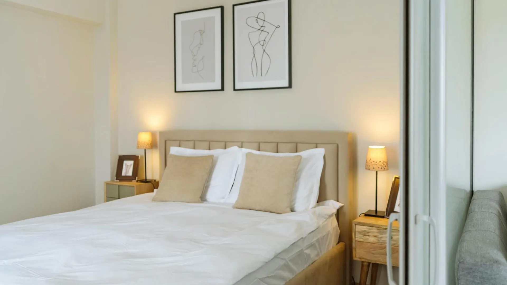 Light-Filled Haven Apartment Bucharest